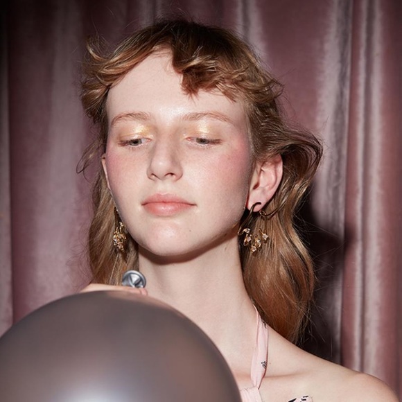 YVMIN Hand Earrings - Picture 2 of 5